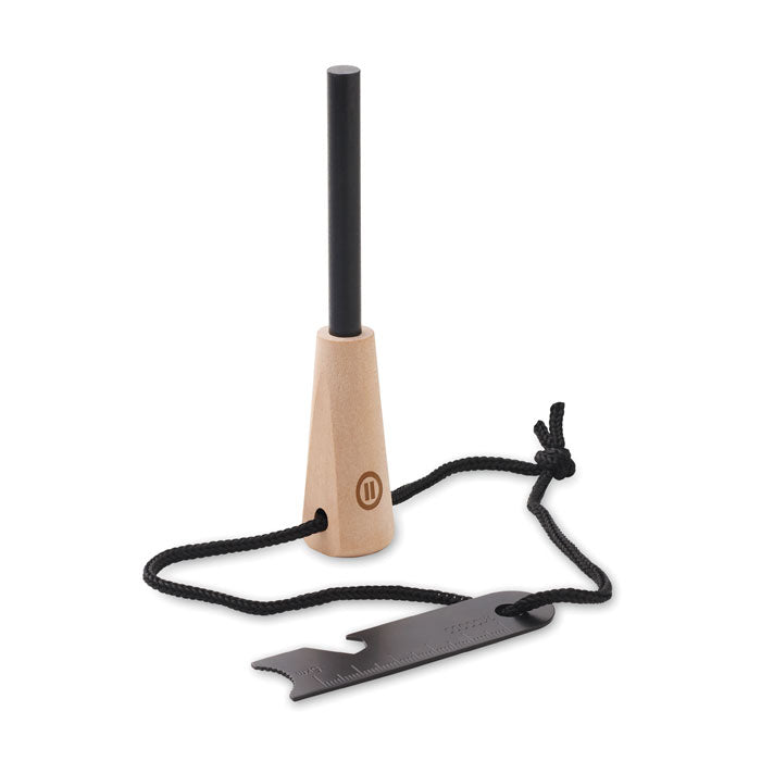 Instrumente de aprindere a focului din lemn de pin