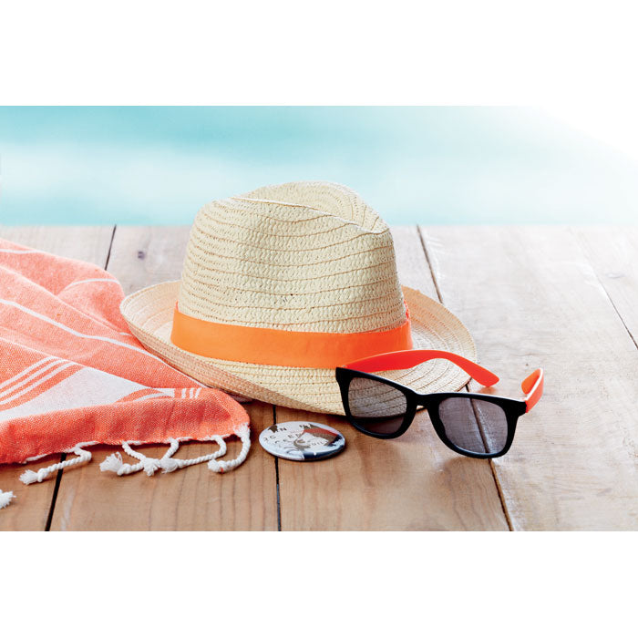 Palarie de paie de hartie