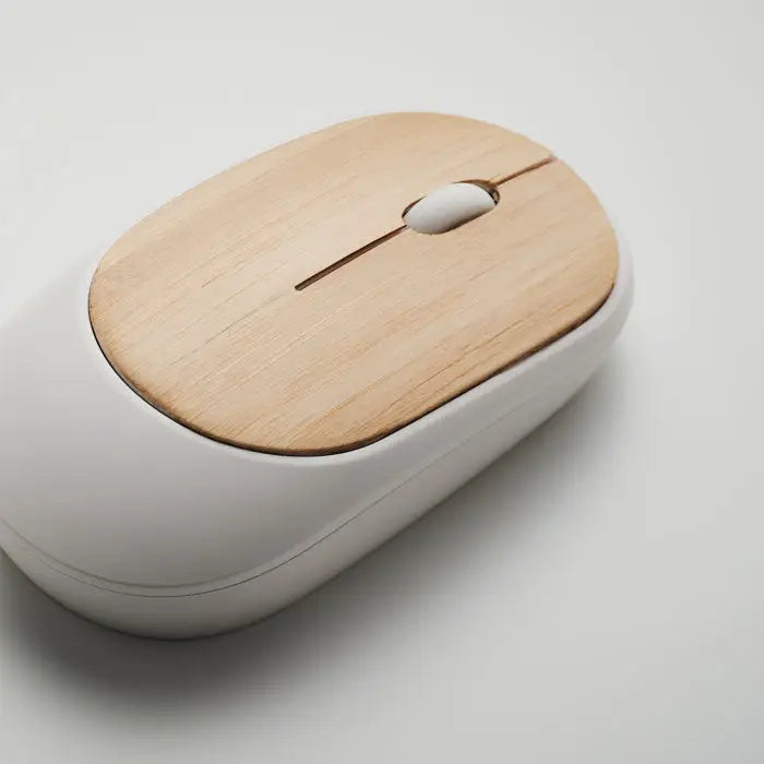 Mouse fara fir din bambus cu partea superioara din lemn natural si corp alb din plastic, design elegant si wireless