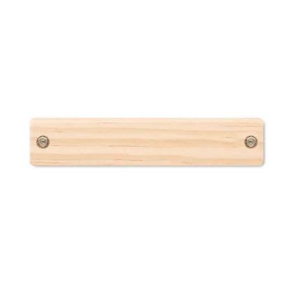 Plăcuță din lemn deschis la culoare muzicuța cu două șuruburi metalice pe fiecare capăt