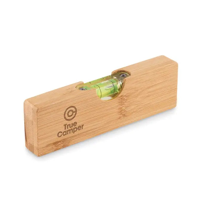 Nivela din bambus maro deschis cu bula verde pentru aer si deschizator de sticle true camper