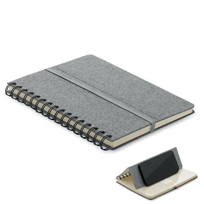 Notebook a5 gri texturat cu suport integrat pentru telefon si elastic de prindere spiral-bound