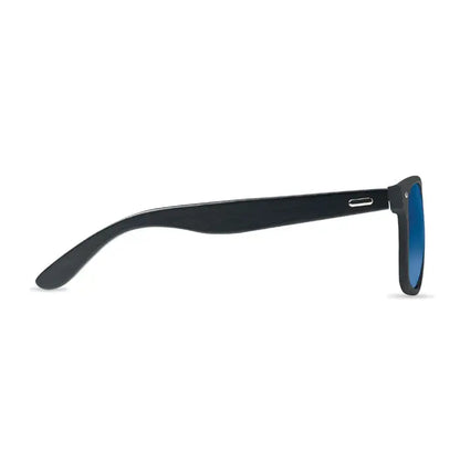 Ochelari de soare cu rame negre si lentile albastre degrade, cu brate din bambus pentru un stil eco-friendly