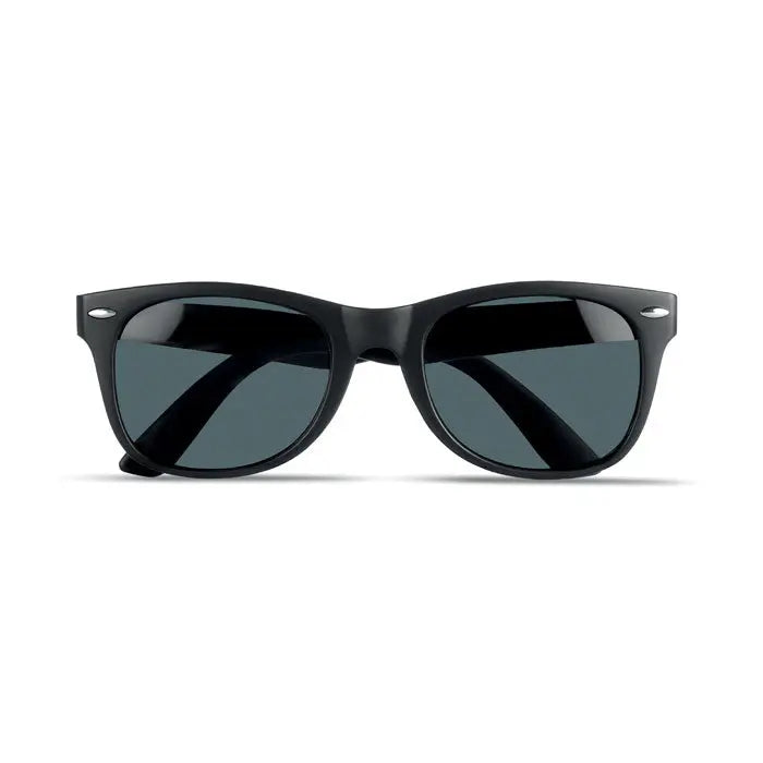 Ochelari de soare cu rame negre din plastic si brate de pluta cu lentile gri inchis