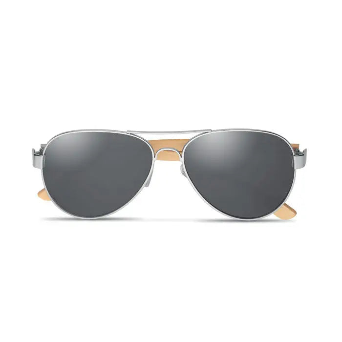 Ochelari de soare aviator cu rama metalica argintie, varfuri din lemn deschis si lentile oglinda gri inchis