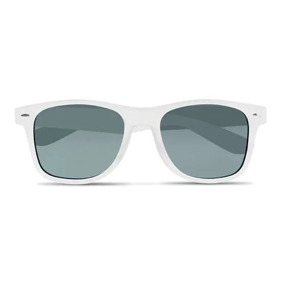 Ochelari de soare din RPET cu rama alba din plastic si lentile gri cu gradient