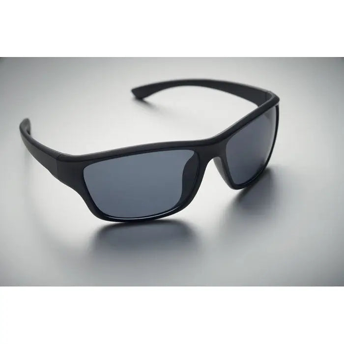 Ochelari de soare sport cu oglinda uv400, rama neagra si lentile gri inchis, design modern si elegant