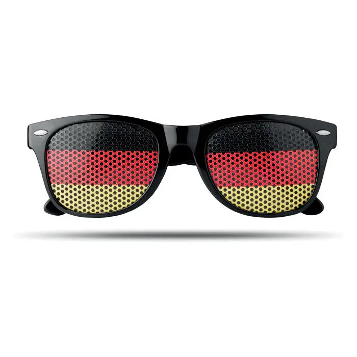 Ochelari de soare tara cu rame negre si lentile perforate in culorile steagului german negru rosu auriu