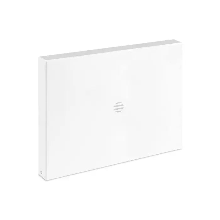 Cutie albă dreptunghiulară hp cu design minimalist și logo gri subtil pentru pad de încărcare wireless 5w
