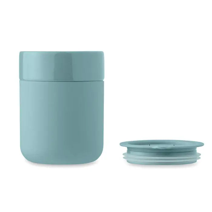 Pahar ceramic 330 ml recipient alimentar izolat cilindric ceramica albastru deschis mat cu capac si garnitura siliconica