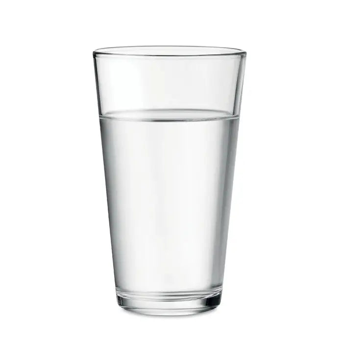 Pahar conic 300ml din sticla transparenta umplut cu apa pentru bauturi racoritoare