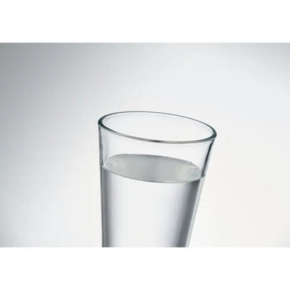 Pahar conic 300ml transparent din sticla umplut cu apa pentru bauturi racoritoare