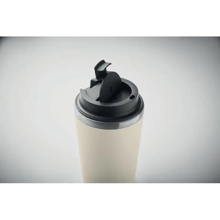 Pahar cu captuseala ceramica 350 ml bej izolat cu capac negru si inel argintiu pentru calatorii