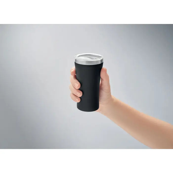 Pahar cu perete dublu 160 ml negru izolat pentru calatorii cu capac argintiu elegant tinut in mana