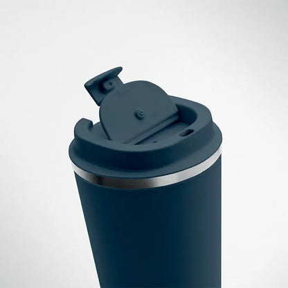 Pahar cu perete dublu 350 ml albastru inchis izolat cu margine argintie si capac rabatabil pentru calatorii