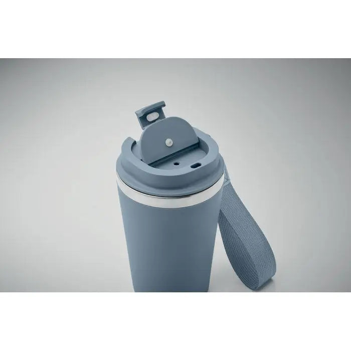 Pahar cu perete dublu 350 ml insulat gri cu capac asortat si curea din material textil pentru calatorii