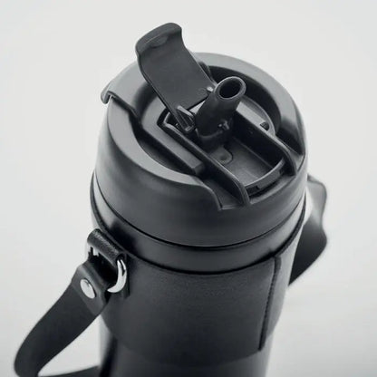Pahar cu perete dublu 700 ml din otel negru mat cu capac din plastic si pai integrat pentru bauturi