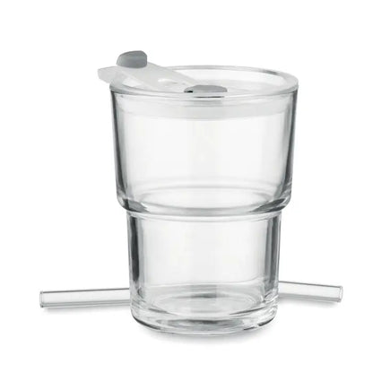 Pahar de sticla dublu perete transparent cu capac alb si gri si doua paie transparente langa el 400ml