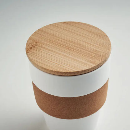 Pahar căldare de călătorie albă din ceramică cu capac din bambus natural și bandă de plută maro de 300 ml