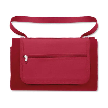 Patura de picnic rosie din material textil cu bretea de umar si buzunar frontal cu fermoar