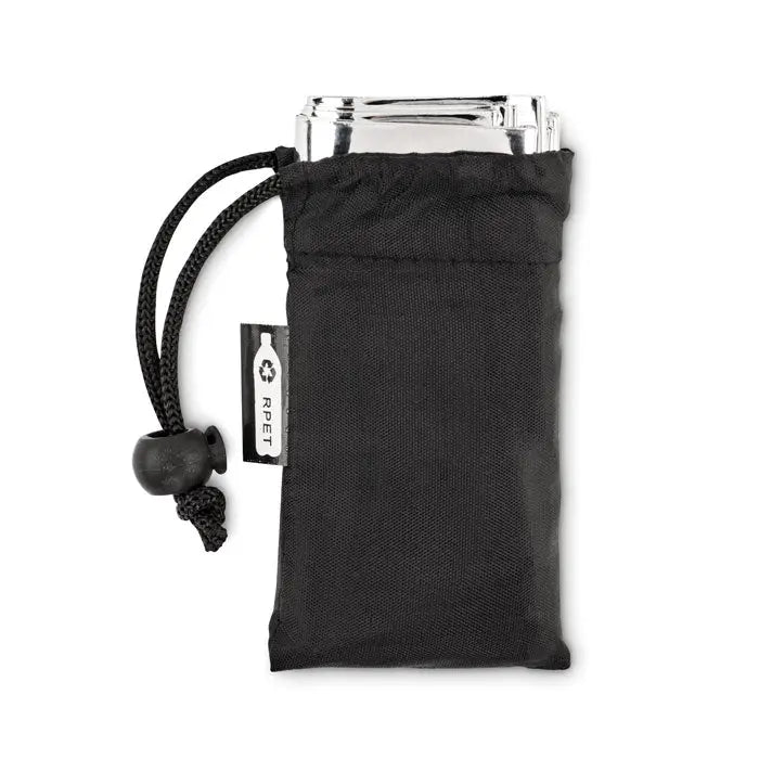 O harmonica argintie eleganta asezata intr-un saculet negru cu snur pentru patura de urgenta intr-o punga