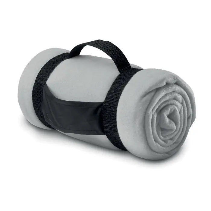 Pătură din lână gri fleece rulată cu bretele și mâner din material negru pentru transport facil