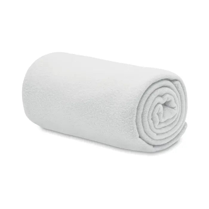 Patura din lana rpet 130gr/m² moale de culoare off-white rulata ordonat intr-o forma cilindrica