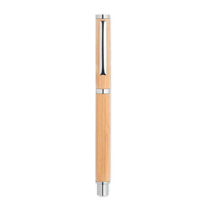 Pen gel din bambus cu design minimalist, accente metalice argintii si corp elegant din bambus natural