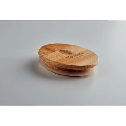 Capacul din bambus maro deschis pentru peretele dublu 350 ml cu gravura flavour si logo circular