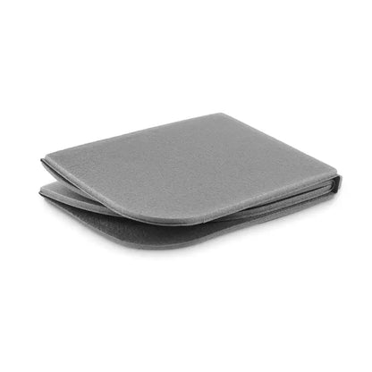 Perna de scaun pentru exterior pliabila din fetru gri cu suprafata moale si design minimalist curat