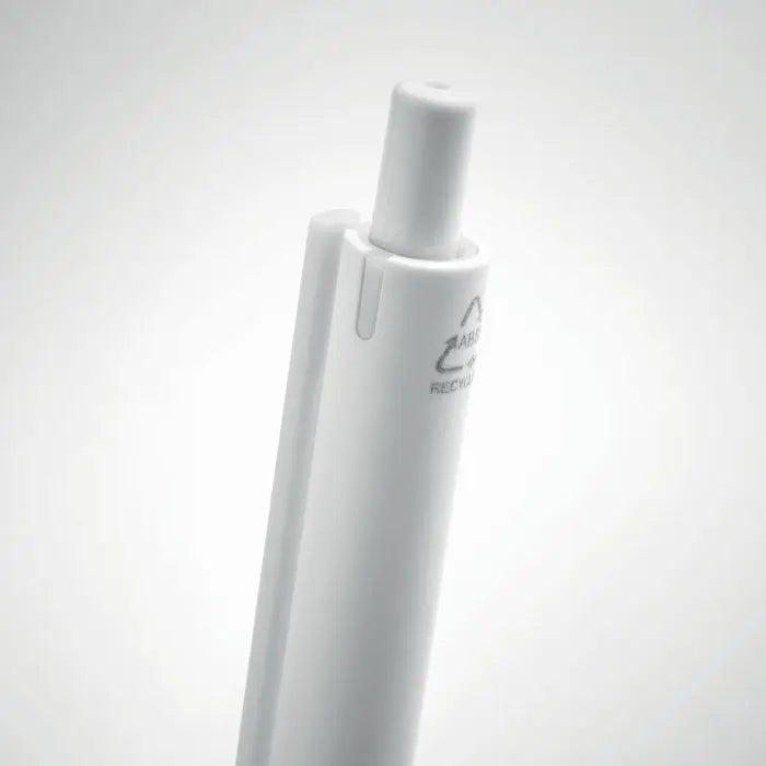 Pix cu buton din abs reciclat alb cu design minimalist si simbol mic de reciclare langa clips