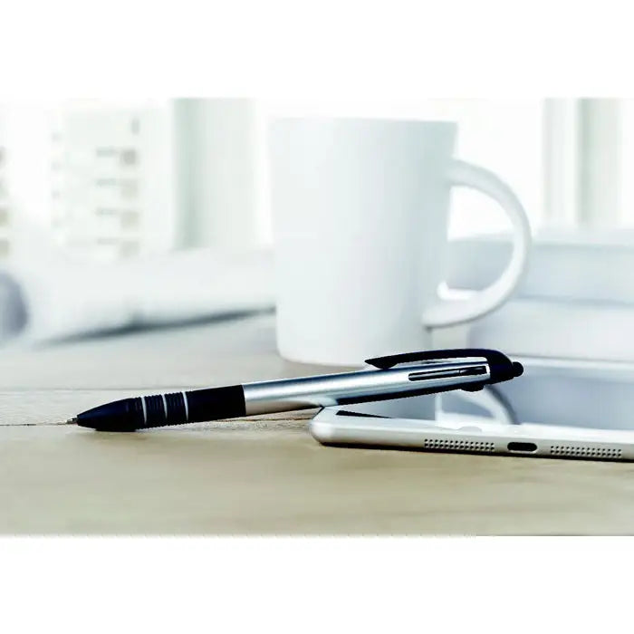 Pix cu cerneala in 3 culori cu stilou negru si argintiu cu grip texturat si varf toc ballpoint