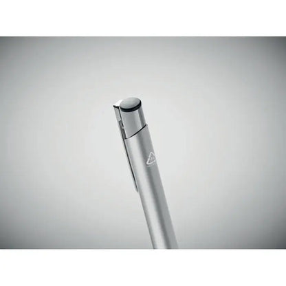 Pix din aluminiu reciclat argintiu metalic cu corp cilindric si clips pentru scris eficient
