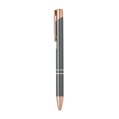 Pix din aluminiu reciclat cu corp mat gri si accente rose gold la capac, clips si varf, stil pix modern
