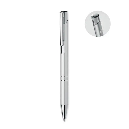 Pix din aluminiu reciclat argintiu cu design minimalist si caneluri subtile orizontale lângă grip