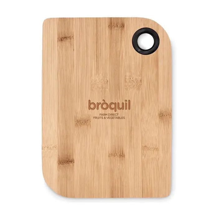 Placa de taiere din bambus maro deschis cu gaura neagra si branding gravat bròquil