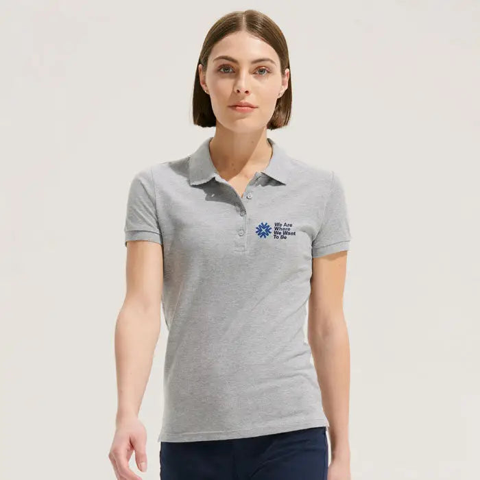 Polo polo 210 de dama gray polo shirt with subtle heather texture and navy blue embroidered logo on left chest