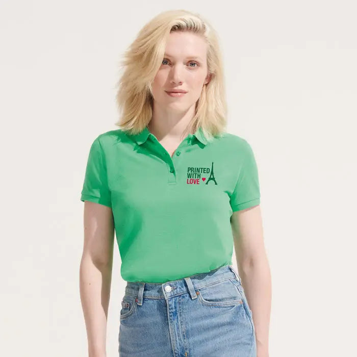 Polo planet women 170g tricou polo verde vibrant cu mâneci scurte și design brodat cu turnul eiffel pe piept