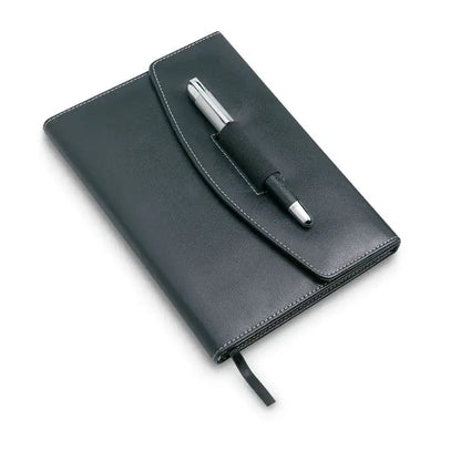 Portofoliu caiet a5 negru din piele cu stilou ascuns in clapeta pentru notite elegante si organizate