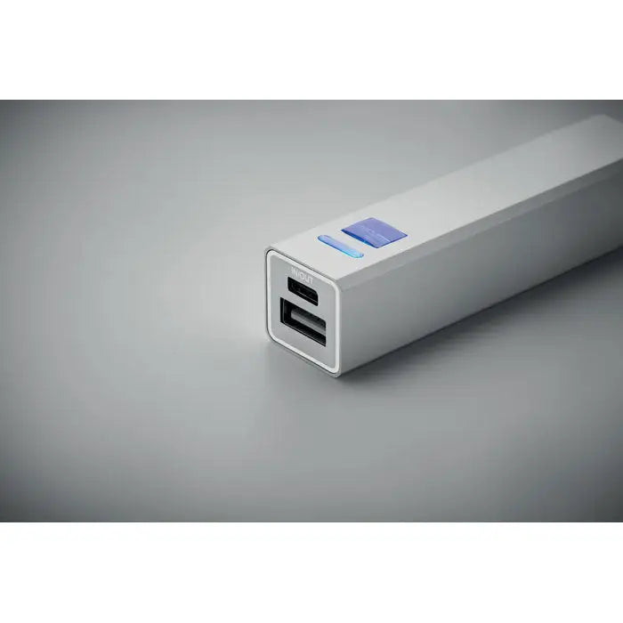 Power bank 2600 mah argintiu dreptunghiular cu indicator led albastru si porturi usb duble