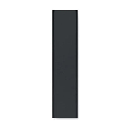Carcasa neagră pentru power bank 2600 mAh cu finisaj mat și model texturat subtil, vedere din spate