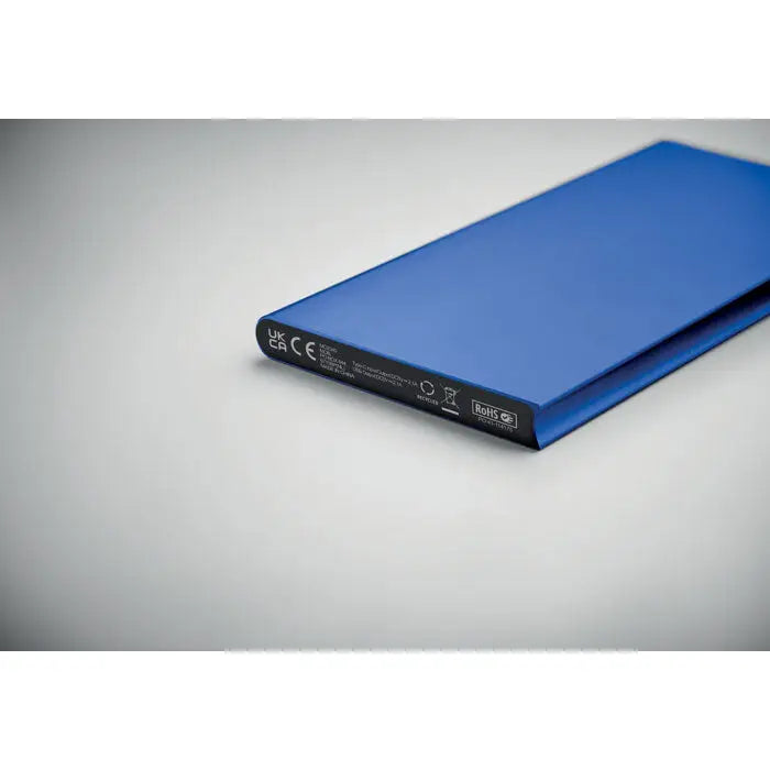 Power bank 8000 mah albastru dreptunghiular cu finisaj metalic elegant și margini negre pentru încărcare portabilă