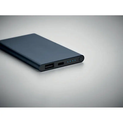 Power bank de 4000 mah tip c negru dreptunghiular cu porturi usb si lumini led indicator