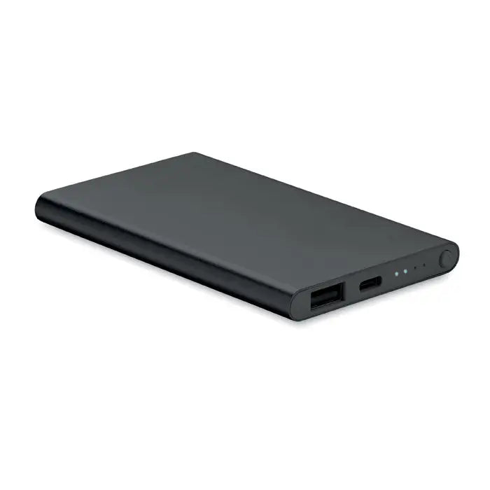 Power bank de 4000 mah tip c negru cu finisaj mat, portabil, cu două porturi usb și indicator led pe o parte