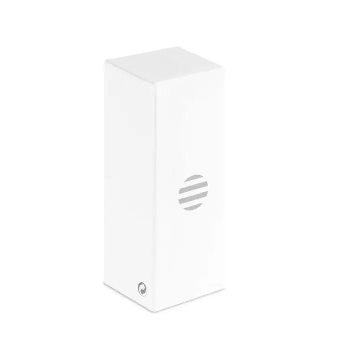 Power bank din aluminiu alb cu design minimalist si grila circulara subtila pe fata