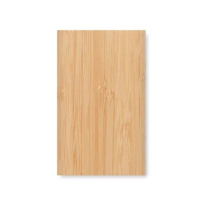 Powerbank bamboo de 4000 mah cu finisaj natural maro deschis si modele verticale de fibra lemnoasa