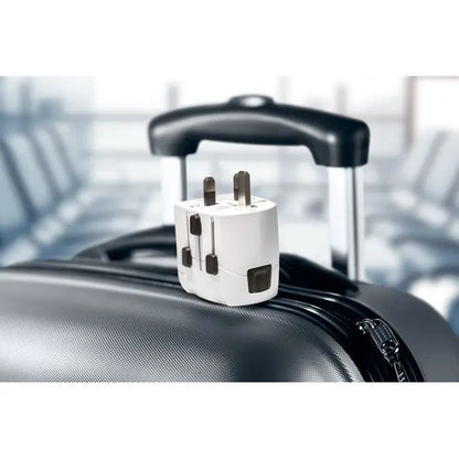 Adapter de călătorie alb din plastic pro light cu 2 porturi usb și butoane negre, configurații multiple de prize