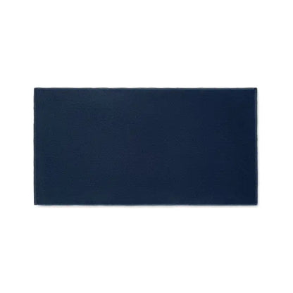 Prosop seaqual 70x140cm albastru închis cu suprafață moale și texturată pentru baie