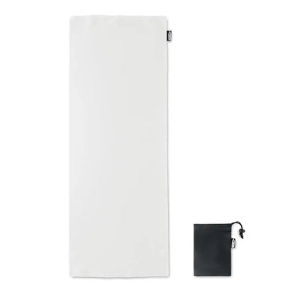 Prosop alb cu textura moale si husa sport neagra cu snur din material rpET pentru sport