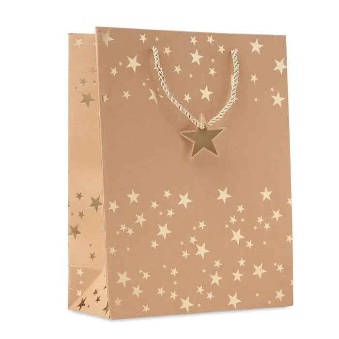 Punga de hartie cadou taupe cu model de stele aurii metalice si charm stea asortat la manere impletite